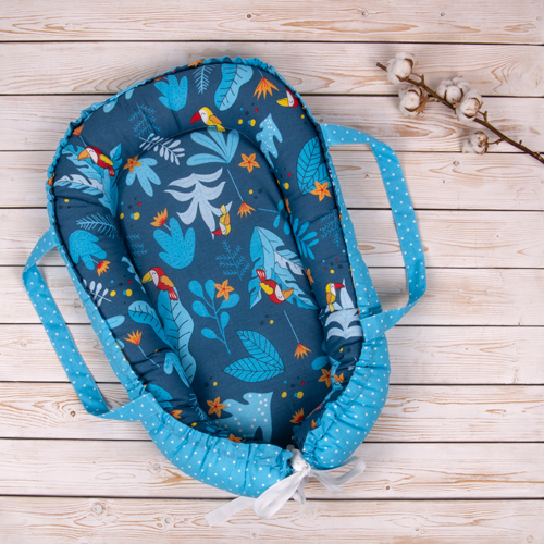 Кокон "Гнёздышко" для новорождённых "BabyRelax" 50х75, с ручками, съёмный матрасик "Тропические птички синий" Кокон "Гнёздышко" для новорождённых "BabyRelax" 50х75, с ручками, съёмный матрасик "Тропические птички синий"