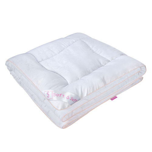 Одеяло ШЁЛК 200 гр."Soft&Soft" 1,5 спальное, в микрофибре с тиснением, 100% полиэстер Одеяло ШЁЛК 200 гр."Soft&Soft" 1,5 спальное, в микрофибре с тиснением, 100% полиэстер